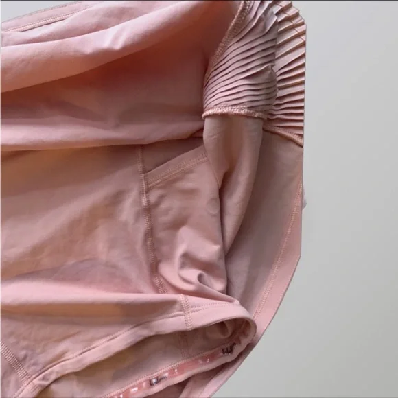 Lululemon Play Off the Pleats Peach skirt / skort sz.8